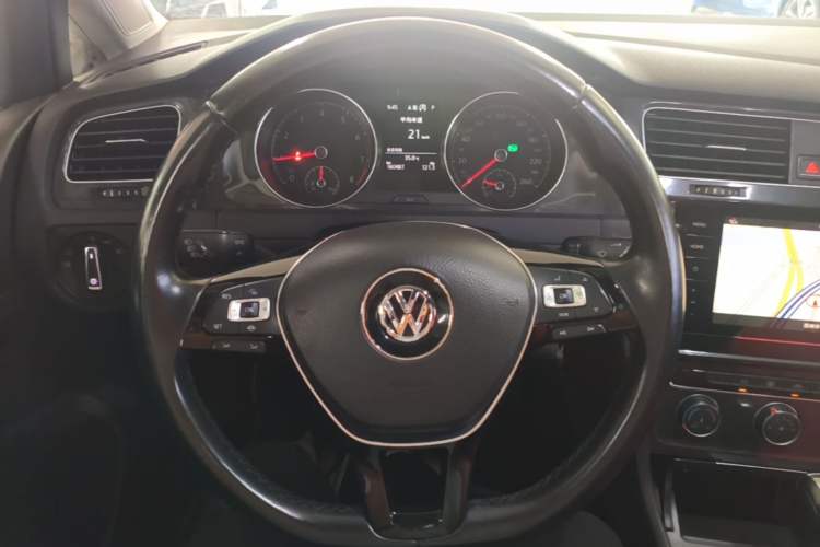 Used Volkswagen Golf 2020 200TSI DSG Comfortable and Ambitious Edition Steering Wheel