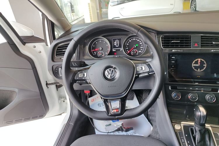 Used Volkswagen Golf 2020 Zhiai Edition 280TSI DSG Comfort Model Steering Wheel