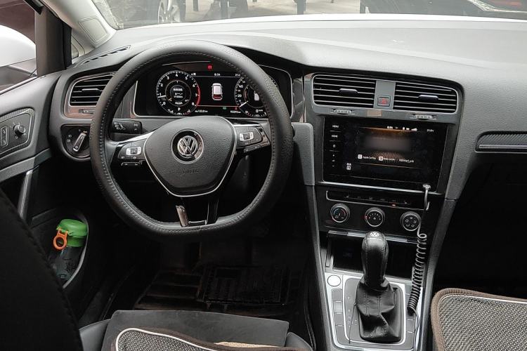 Used Volkswagen Golf 2020 280TSI DSG Luxury Edition Steering Wheel