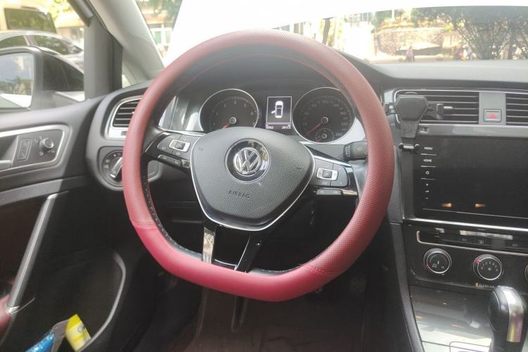 Used Volkswagen Golf 2020 200TSI DSG Comfortable and Ambitious Edition Steering Wheel