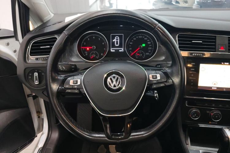 Used Volkswagen Golf 2020 200TSI DSG Comfortable and Ambitious Edition Steering Wheel
