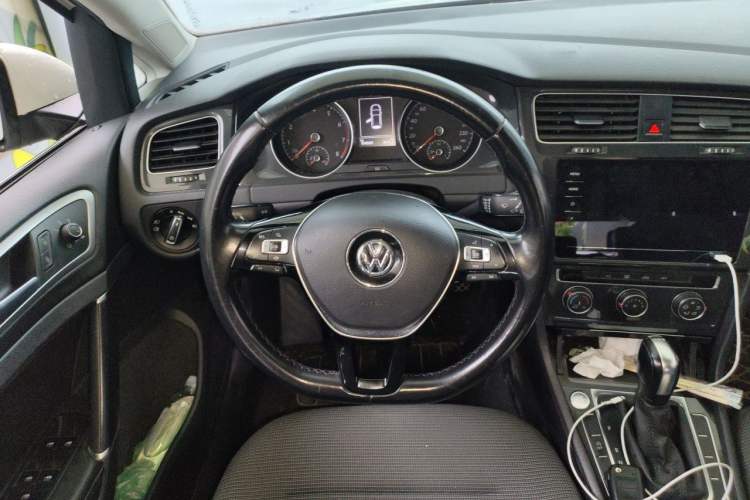 Used Volkswagen Golf 2020 Zhiai Edition 280TSI DSG Comfort Model Steering Wheel