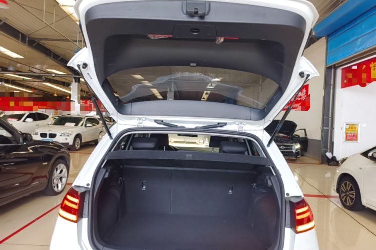 Used Volkswagen Golf 2020 Zhiai Edition 200TSI DSG Comfortable & Ambitious Version Trunk