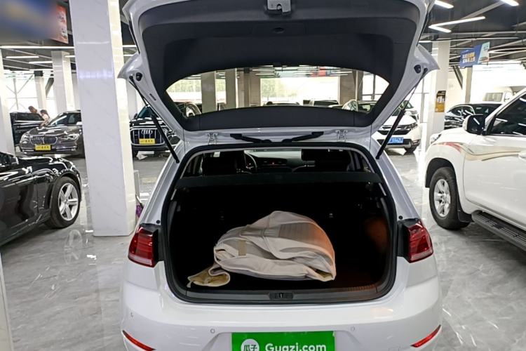 Used Volkswagen Golf 2020 Zhiai Edition 200TSI DSG Comfortable & Ambitious Version Trunk