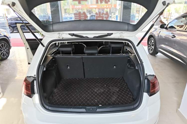 Used Volkswagen Golf 2020 Zhiai Edition 280TSI DSG Luxury Model Trunk