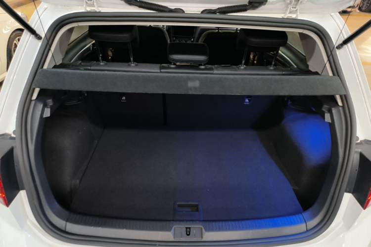 Used Volkswagen Golf 2020 Zhiai Edition 280TSI DSG Comfort Model Trunk