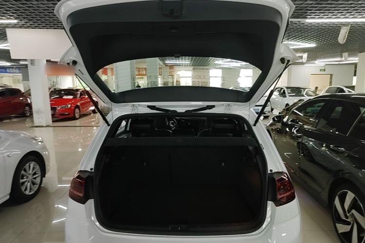 Used Volkswagen Golf 2020 280TSI DSG R-Line Version Trunk