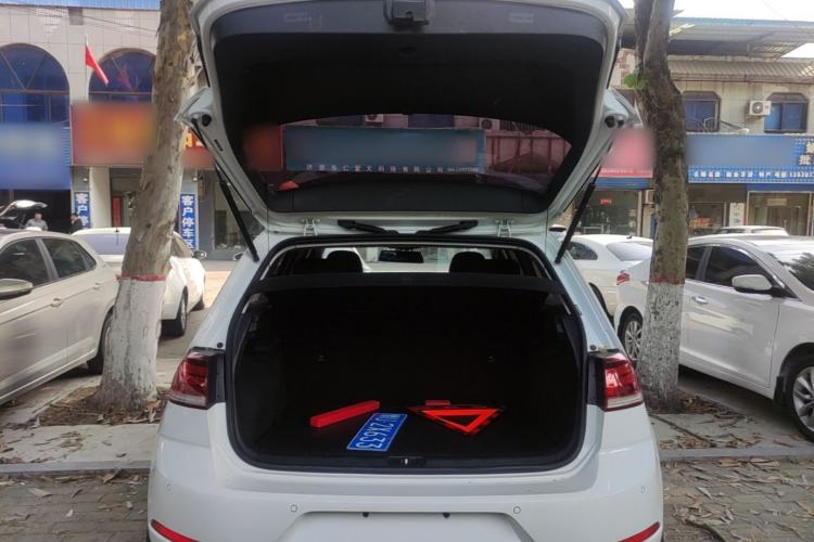 Used Volkswagen Golf 2020 Zhiai Edition 200TSI DSG Comfortable & Ambitious Version Trunk