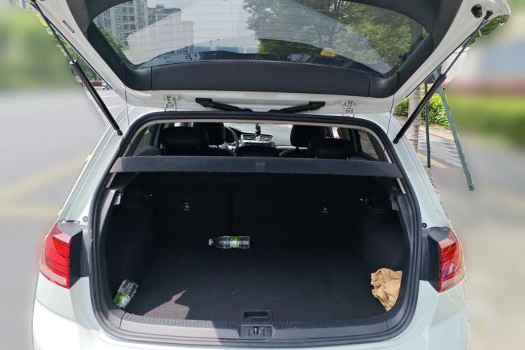 Used Volkswagen Golf 2020 Zhiai Edition 200TSI DSG Comfortable & Ambitious Version Trunk