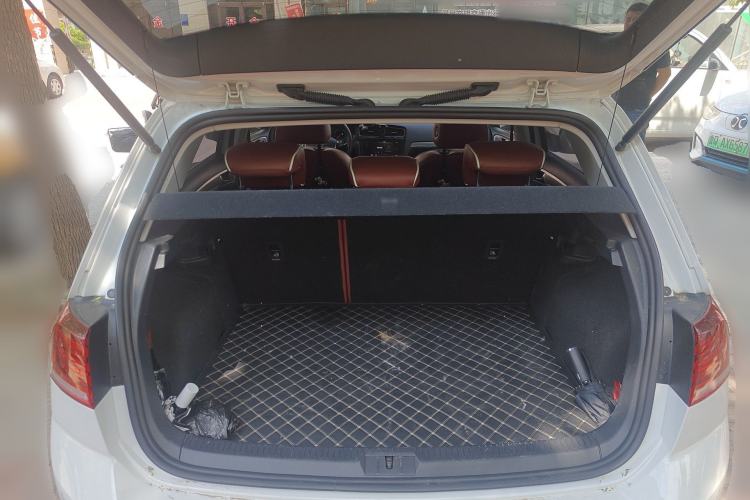 Used Volkswagen Golf 2020 Zhiai Edition 200TSI DSG Comfortable & Ambitious Version Trunk