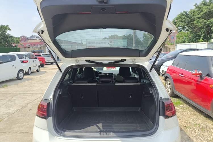 Used Volkswagen Golf 2020 Charming Edition 280TSI DSG R-Line Trunk