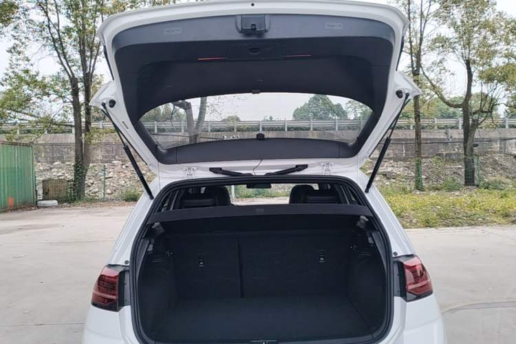 Used Volkswagen Golf 2020 Charming Edition 280TSI DSG R-Line Trunk