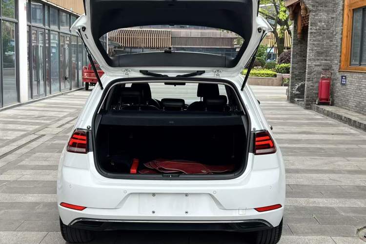 Used Volkswagen Golf 2020 200TSI DSG Comfortable and Ambitious Edition Trunk