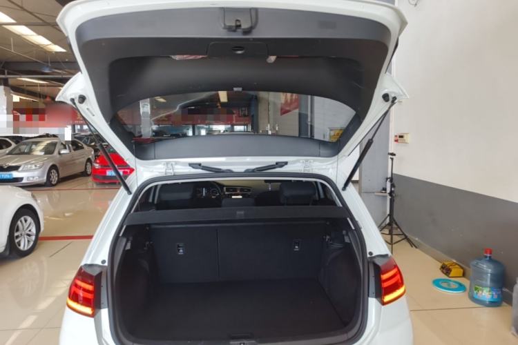Used Volkswagen Golf 2020 Zhiai Edition 200TSI DSG Comfortable & Ambitious Version Trunk