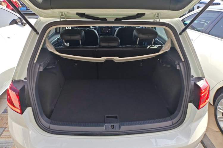Used Volkswagen Golf 2020 Zhiai Edition 280TSI DSG Comfort Model Trunk