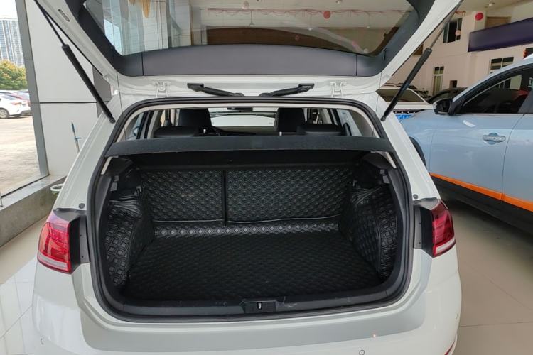 Used Volkswagen Golf 2020 Zhiai Edition 280TSI DSG Comfort Model Trunk