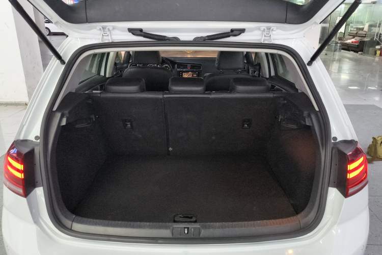 Used Volkswagen Golf 2020 280TSI DSG Comfort Version Trunk
