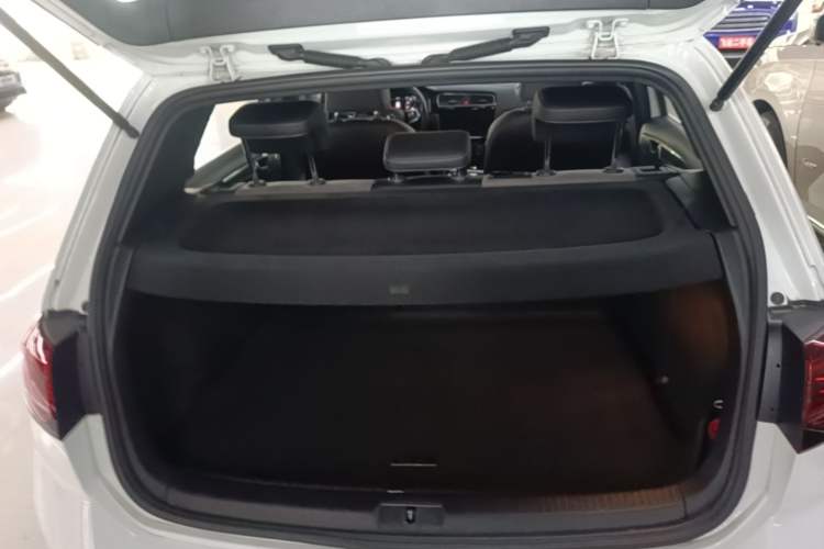 Used Volkswagen Golf 2020 Charming Edition 280TSI DSG R-Line Trunk
