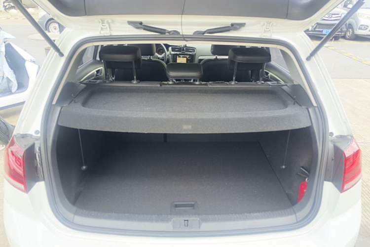 Used Volkswagen Golf 2020 Zhiai Edition 280TSI DSG Comfort Model Trunk