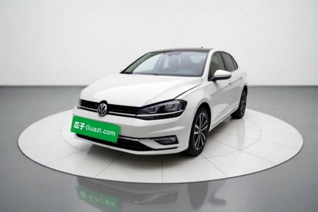Ojetý Volkswagen Golf 2020 Zhiai Edition 280TSI DSG Comfort Model