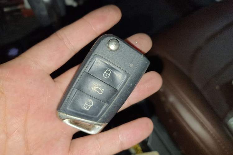 Used Volkswagen Golf 2020 Zhiai Edition 280TSI DSG Luxury Model Vehicle Key