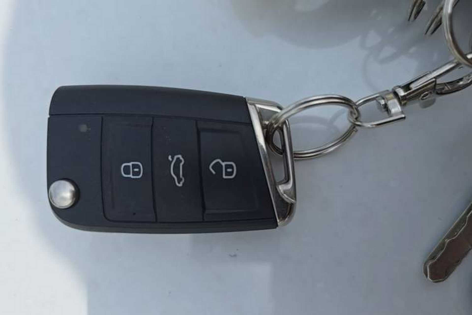 Used Volkswagen Golf 2020 Zhiai Edition 200TSI DSG Comfortable & Ambitious Version Vehicle Key