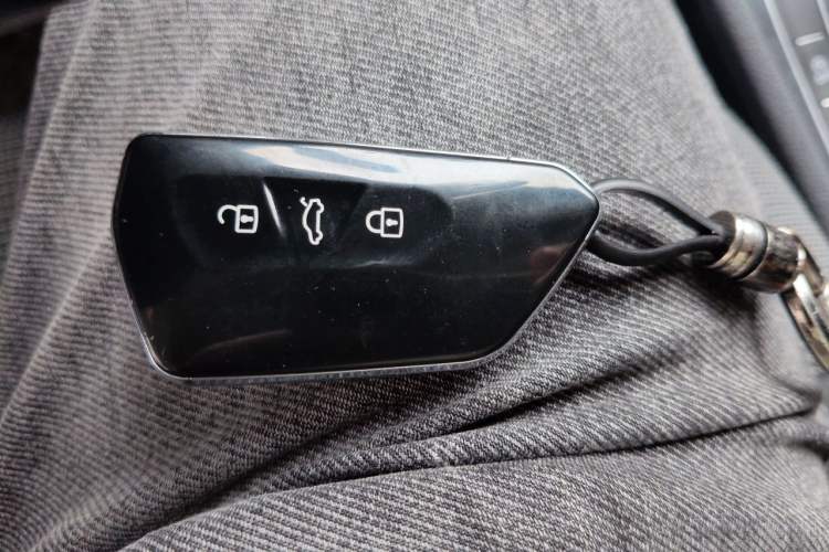 Used Volkswagen Golf 2020 Zhiai Edition 280TSI DSG Comfort Model Vehicle Key