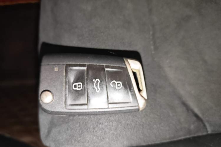 Used Volkswagen Golf 2020 Zhiai Edition 280TSI DSG Luxury Model Vehicle Key