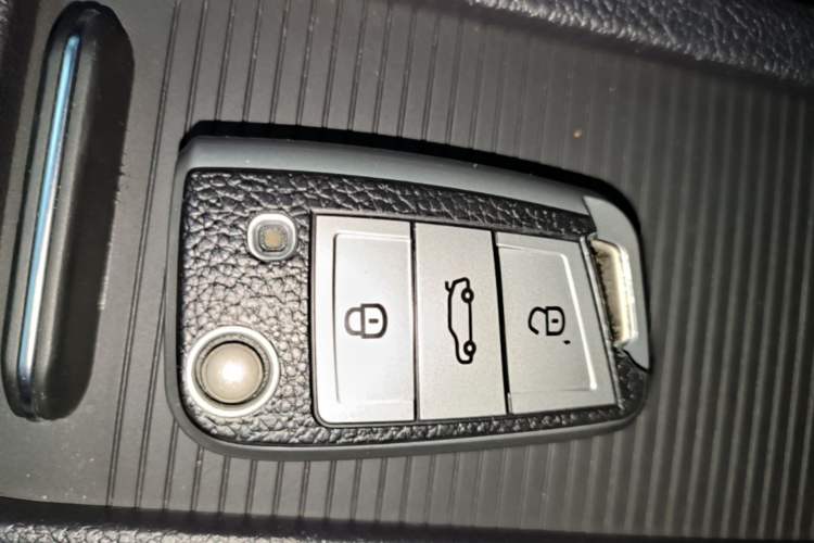 Used Volkswagen Golf 2020 Zhiai Edition 280TSI DSG Comfort Model Vehicle Key