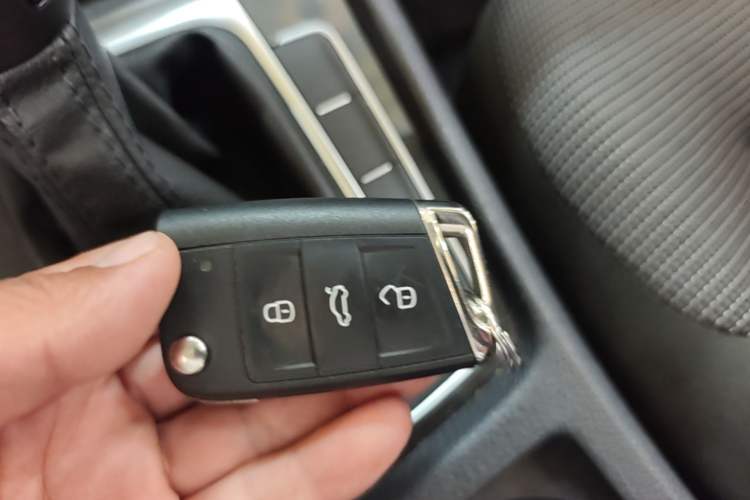 Used Volkswagen Golf 2020 Zhiai Edition 280TSI DSG Comfort Model Vehicle Key