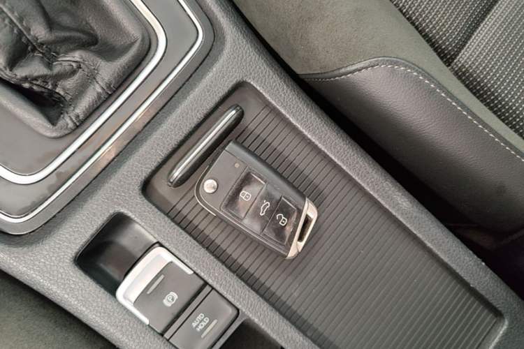 Used Volkswagen Golf 2020 Zhiai Edition 280TSI DSG Comfort Model Vehicle Key