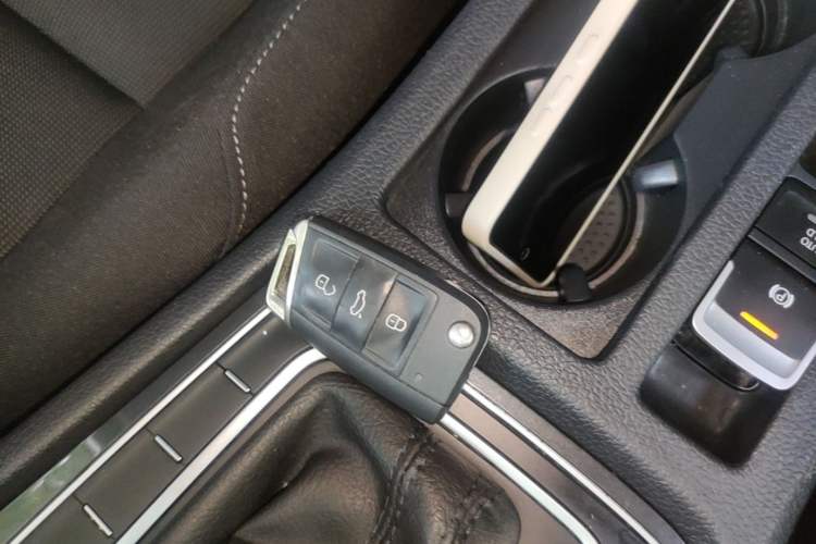 Used Volkswagen Golf 2020 Zhiai Edition 200TSI DSG Comfortable & Ambitious Version Vehicle Key