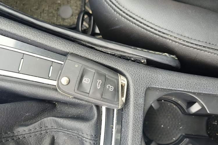 Used Volkswagen Golf 2020 Zhiai Edition 200TSI DSG Comfortable & Ambitious Version Vehicle Key
