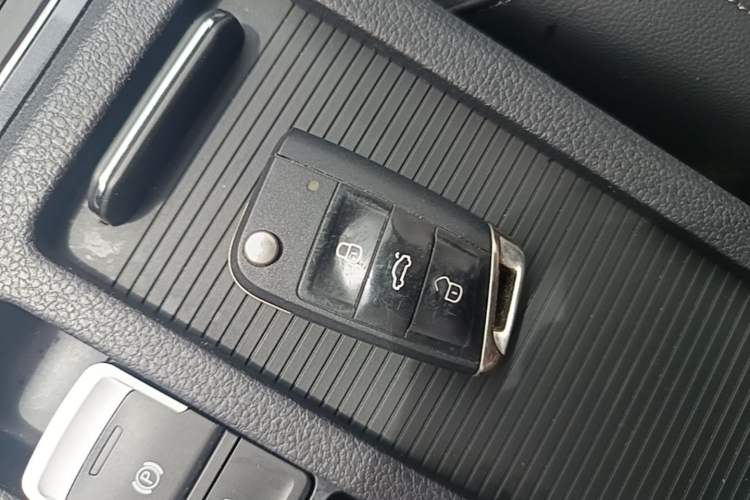 Used Volkswagen Golf 2020 Zhiai Edition 280TSI DSG Comfort Model Vehicle Key