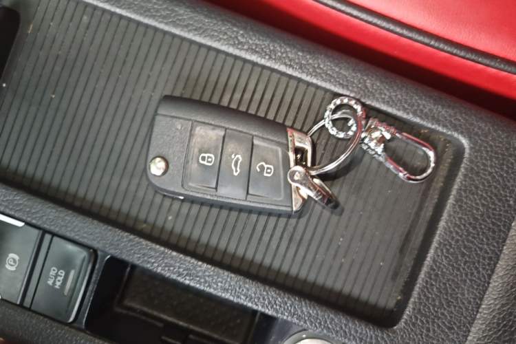 Used Volkswagen Golf 2020 Zhiai Edition 200TSI DSG Comfortable & Ambitious Version Vehicle Key