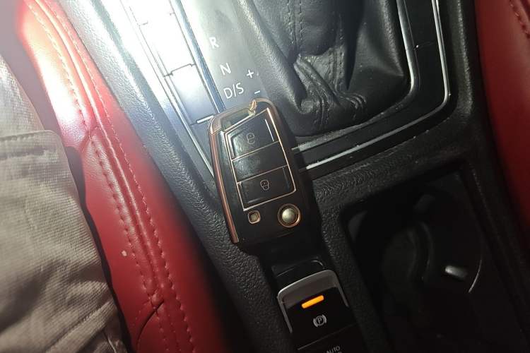 Used Volkswagen Golf 2020 Zhiai Edition 280TSI DSG Comfort Model Vehicle Key