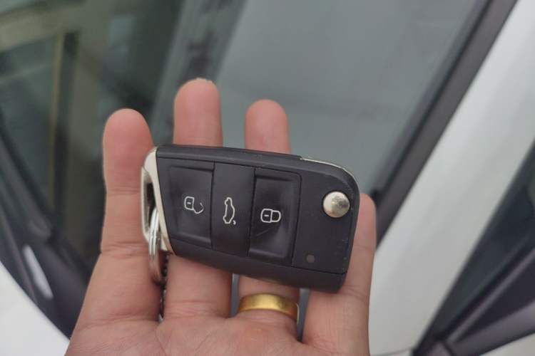 Used Volkswagen Golf 2020 Zhiai Edition 280TSI DSG Luxury Model Vehicle Key