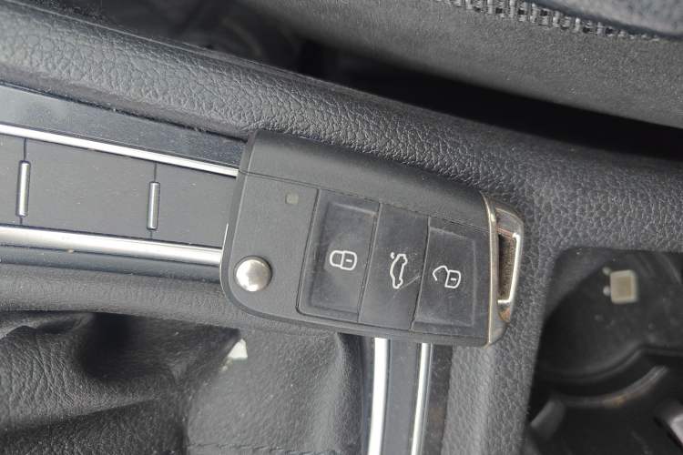 Used Volkswagen Golf 2020 Zhiai Edition 280TSI DSG Comfort Model Vehicle Key