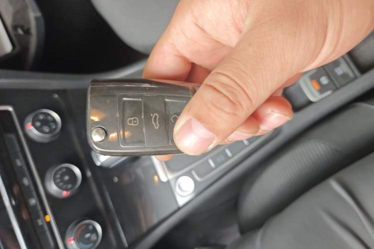 Used Volkswagen Golf 2020 Zhiai Edition 280TSI DSG Comfort Model Vehicle Key