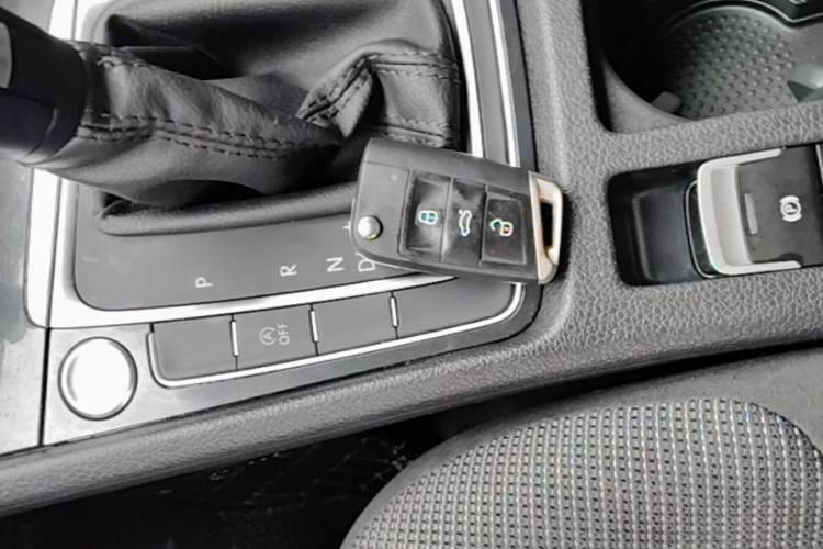 Used Volkswagen Golf 2020 Zhiai Edition 280TSI DSG Comfort Model Vehicle Key