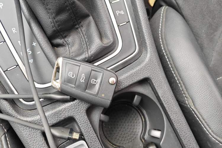 Used Volkswagen Golf 2020 Zhiai Edition 280TSI DSG Luxury Model Vehicle Key