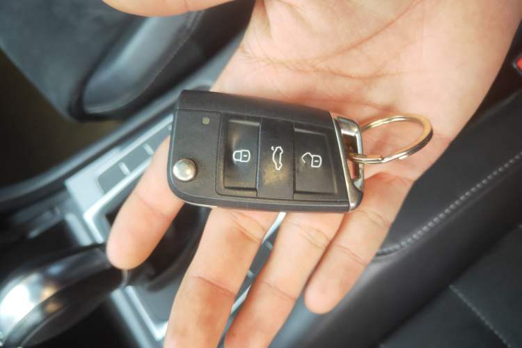 Used Volkswagen Golf 2020 Zhiai Edition 280TSI DSG Luxury Model Vehicle Key