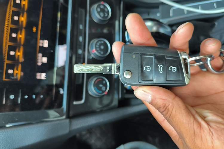 Used Volkswagen Golf 2020 Zhiai Edition 200TSI DSG Comfort Model Vehicle Key