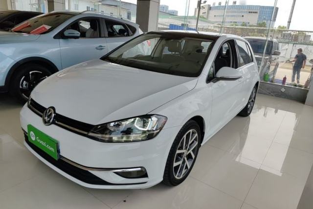 Ojetý Volkswagen Golf 2020 Zhiai Edition 280TSI DSG Comfort Model
