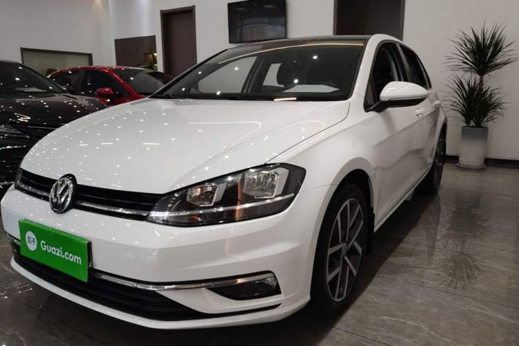 Used Volkswagen Golf 2020 200TSI DSG Comfortable and Ambitious Edition Guazi used car, China used car export, Used car for sale, Used cars, Cheapest cars for sale