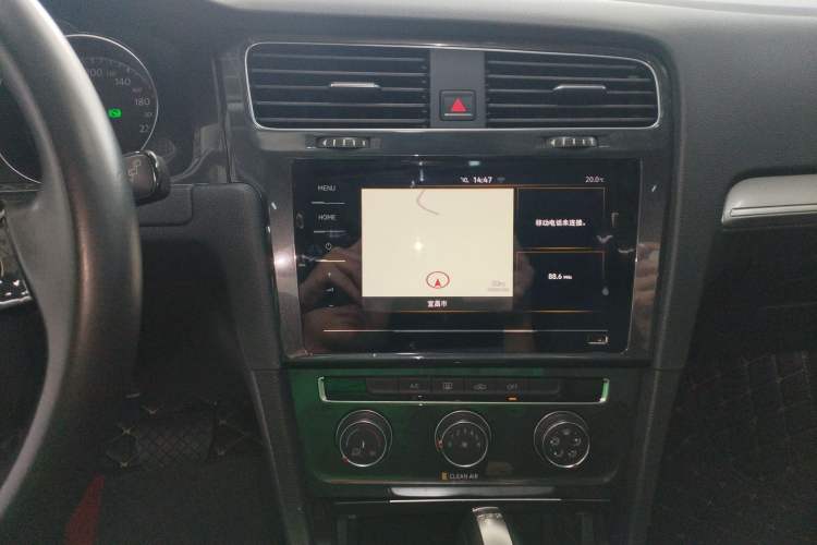 Used Volkswagen Golf 2020 Zhiai Edition 280TSI DSG Comfort Model Audio And AC Panel