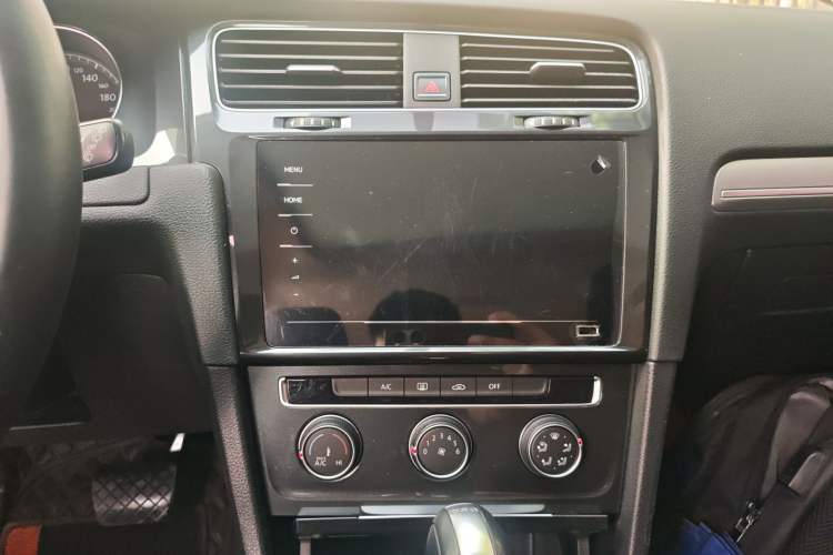 Used Volkswagen Golf 2020 200TSI DSG Comfortable and Ambitious Edition Audio And AC Panel