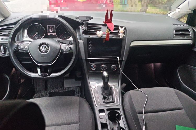 Used Volkswagen Golf 2020 Zhiai Edition 200TSI DSG Comfortable & Ambitious Version Center Console