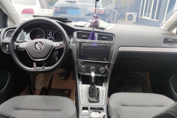 Used Volkswagen Golf 2020 280TSI DSG Comfort Version Center Console