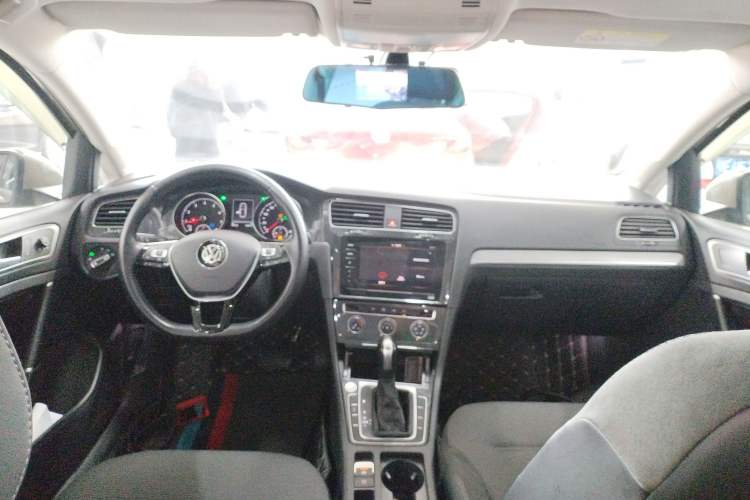 Used Volkswagen Golf 2020 Zhiai Edition 280TSI DSG Comfort Model Center Console